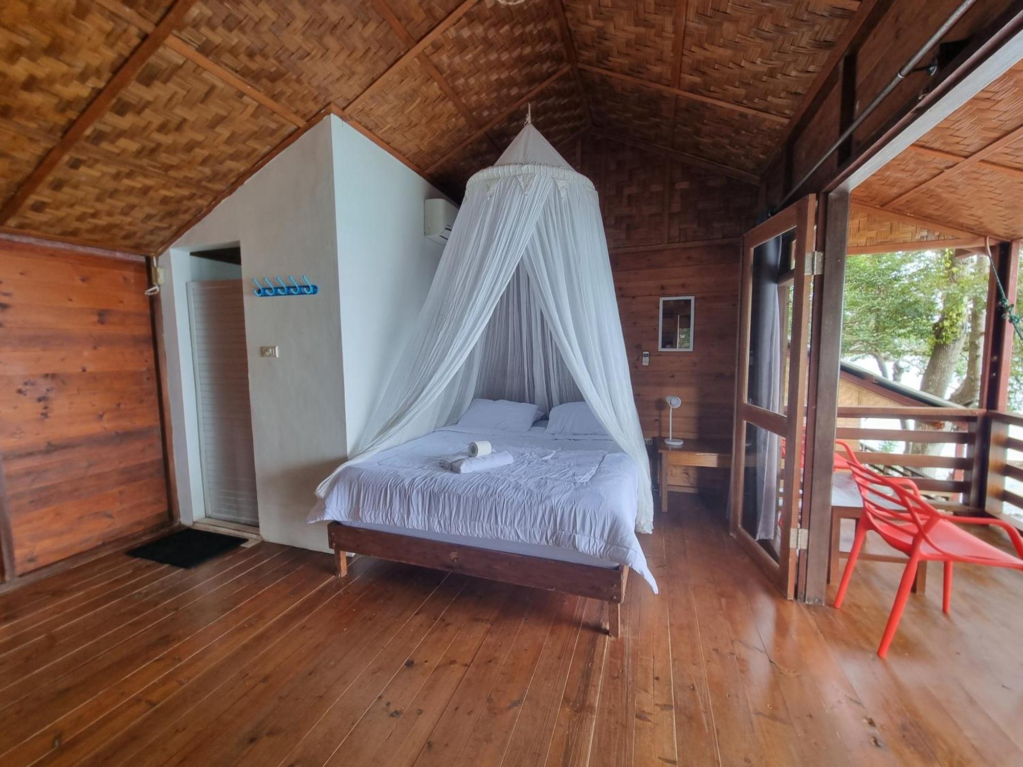 Treetop Guesthouse And Bungalows Sabang  Kültér fotó
